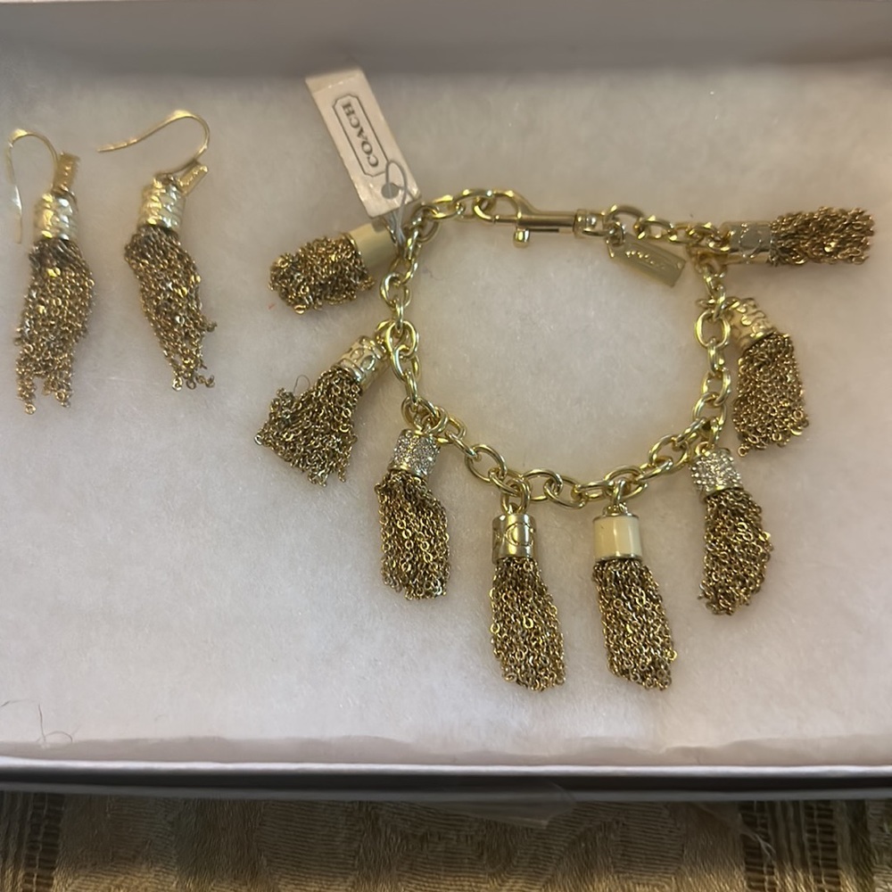 New Coach bracelet and earrings set - Picture 3 of 5